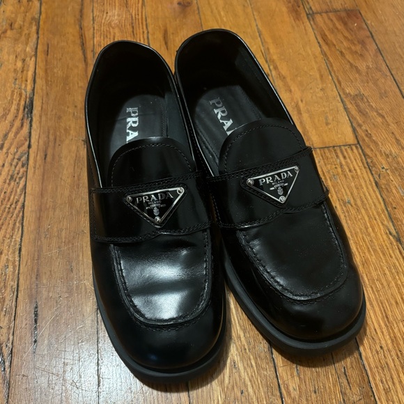 Prada unlined brushed leather loafers - barely worn - Picture 5 of 9